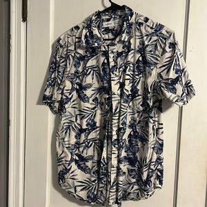 Men’s short sleeve button down